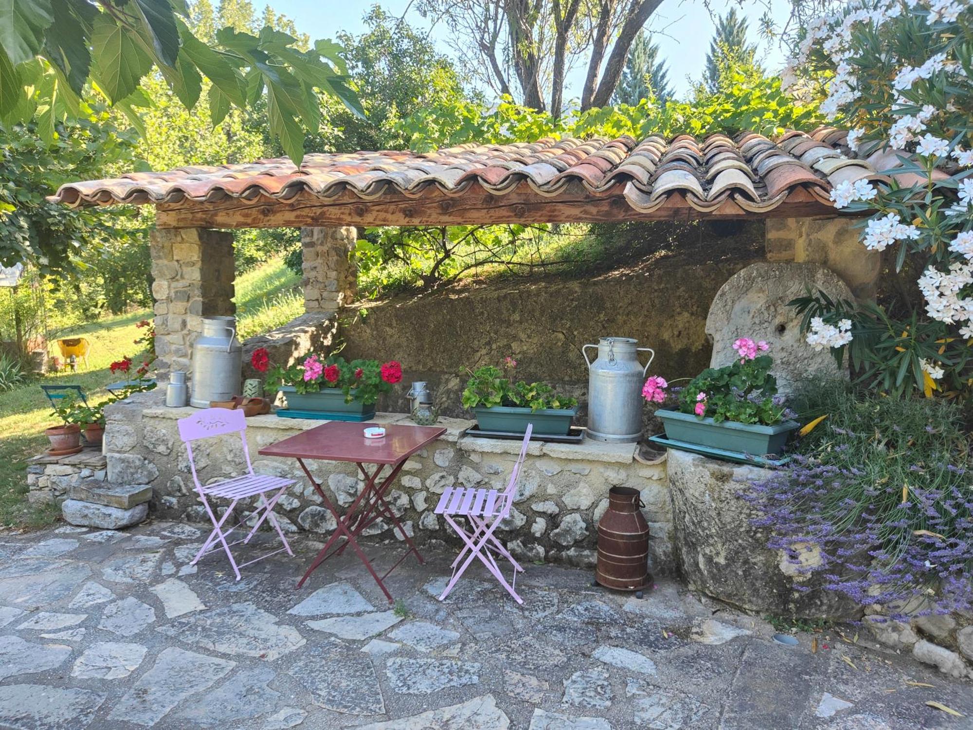 Hameau De La Savouillane Hotel Buis-les-Baronnies Exterior photo